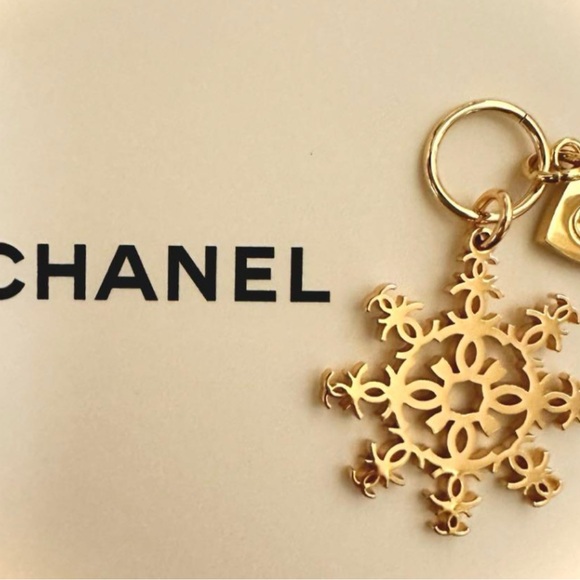 CHANEL Holiday Christmas Limited Edition Novelty Charm 2024 - Picture 1 of 3